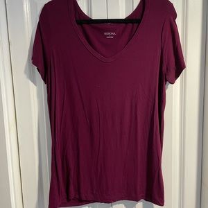 Maroon t shirt